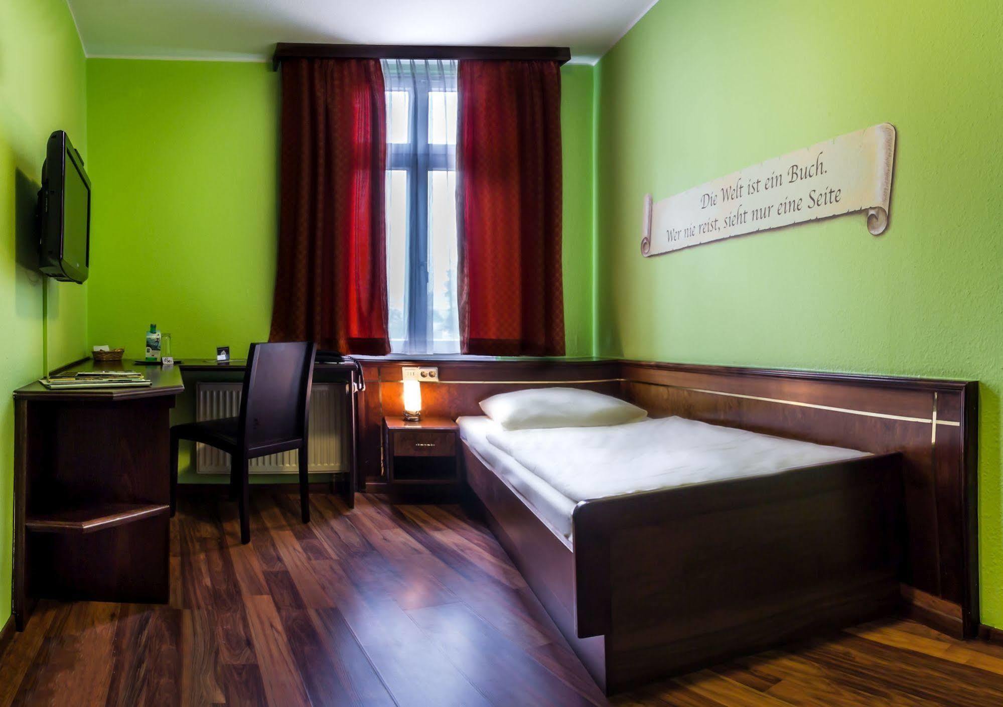 Hotel Am Wilhelmsplatz Stuttgart Zewnętrze zdjęcie