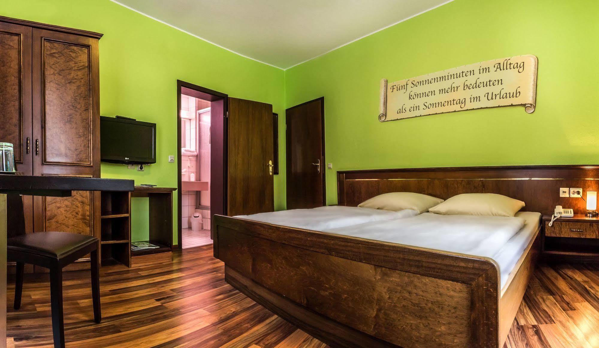 Hotel Am Wilhelmsplatz Stuttgart Zewnętrze zdjęcie
