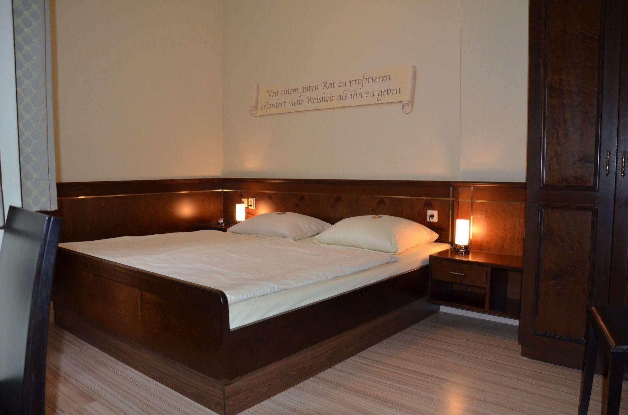 Hotel Am Wilhelmsplatz Stuttgart Zewnętrze zdjęcie