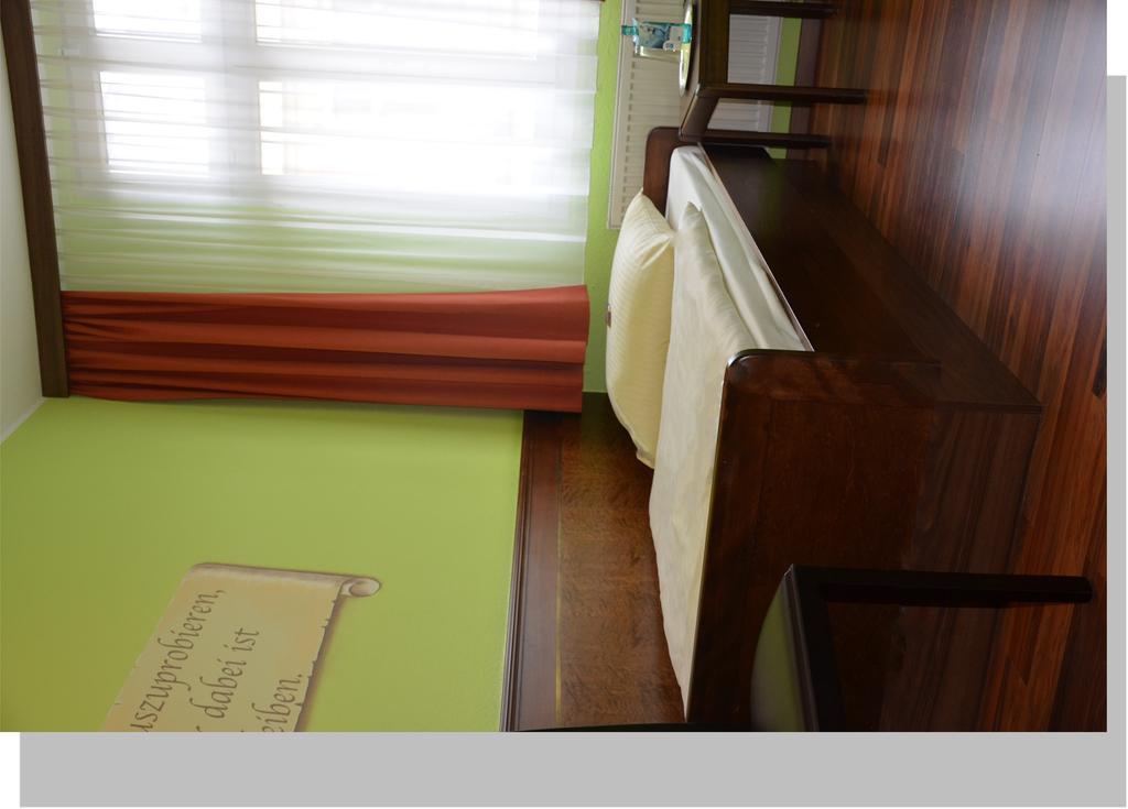 Hotel Am Wilhelmsplatz Stuttgart Pokój zdjęcie